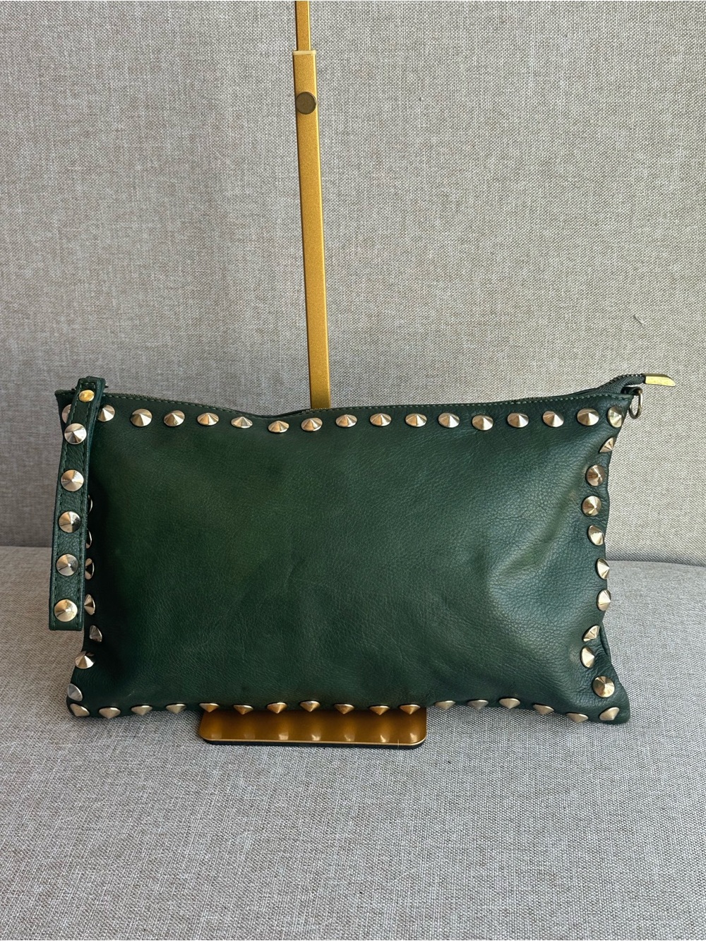 Borse in Pelle Dark Green Leather Stud-Trim Wristlet Clutch